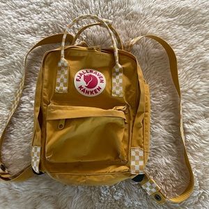 Fjallraven KÅNKEN MINI Backpack - Mustard with Checkered Straps